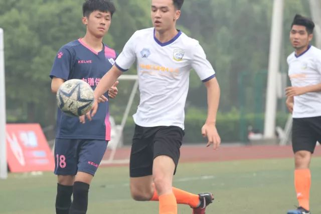 中国男篮艰难晋级，廖三宁表现关键