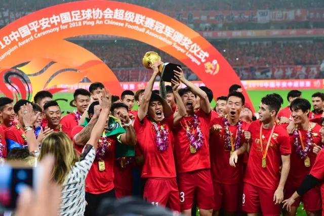 许尔策勒：格罗斯想参加跑步比赛，得劝他休息